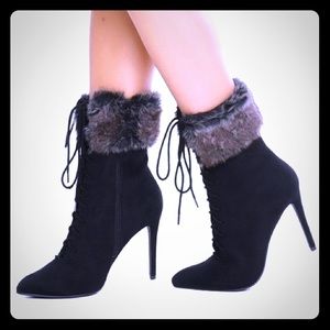 NWT Black Jane Faux Fur Bootie Size 8.5